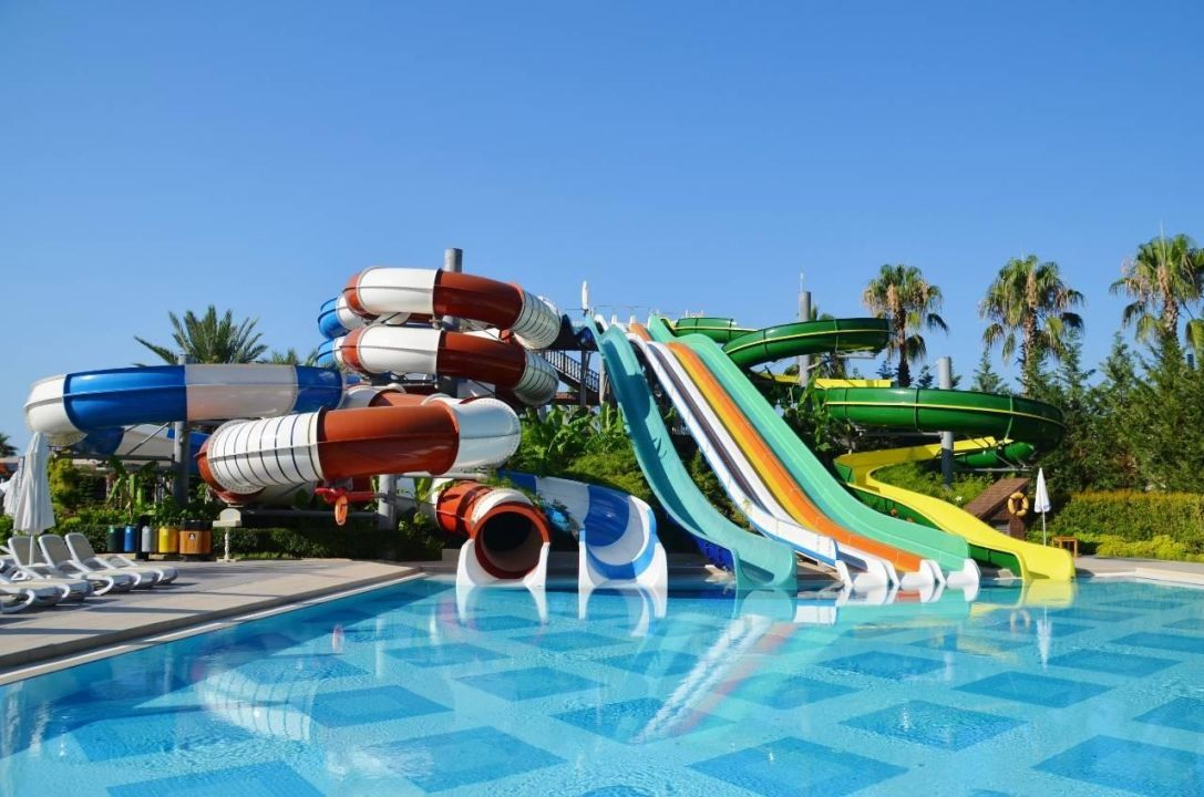 High-Quality Fiberglass Water Park Slide for Kids and Adults - Custom Size & Color