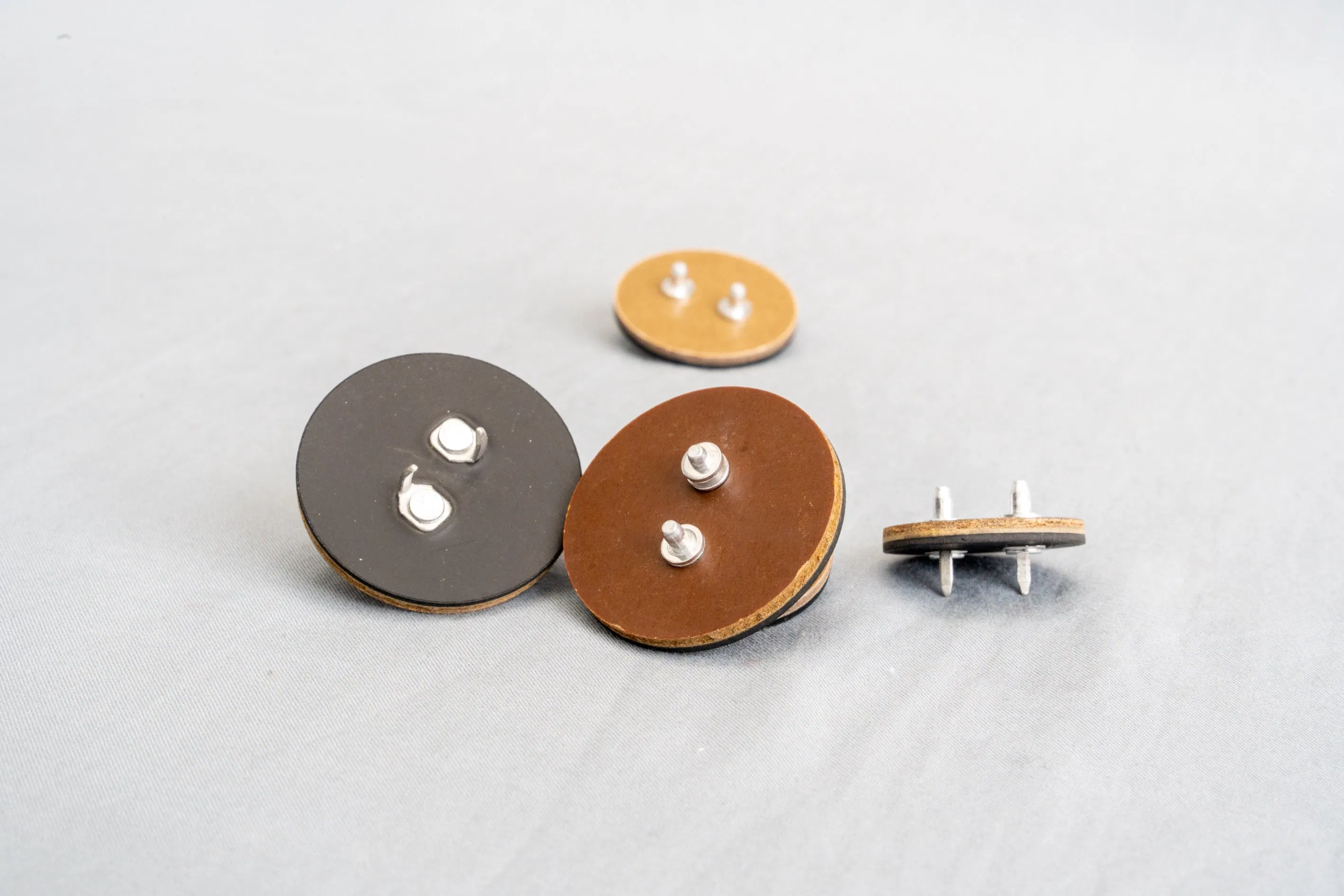 Durable Round Electrolyte Capacitor Cover Plate with Threaded Connection for Industrial Use