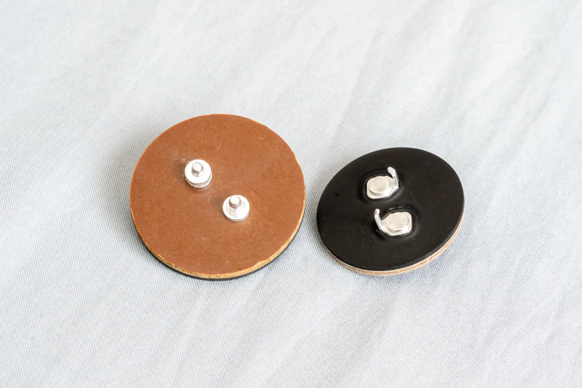 Durable Round Electrolyte Capacitor Cover Plate with Threaded Connection for Industrial Use