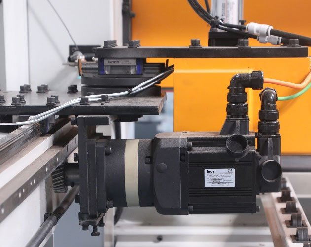 Heavy Duty Beam Saw with 16.5KW Motor Power and Air Floating Table Design