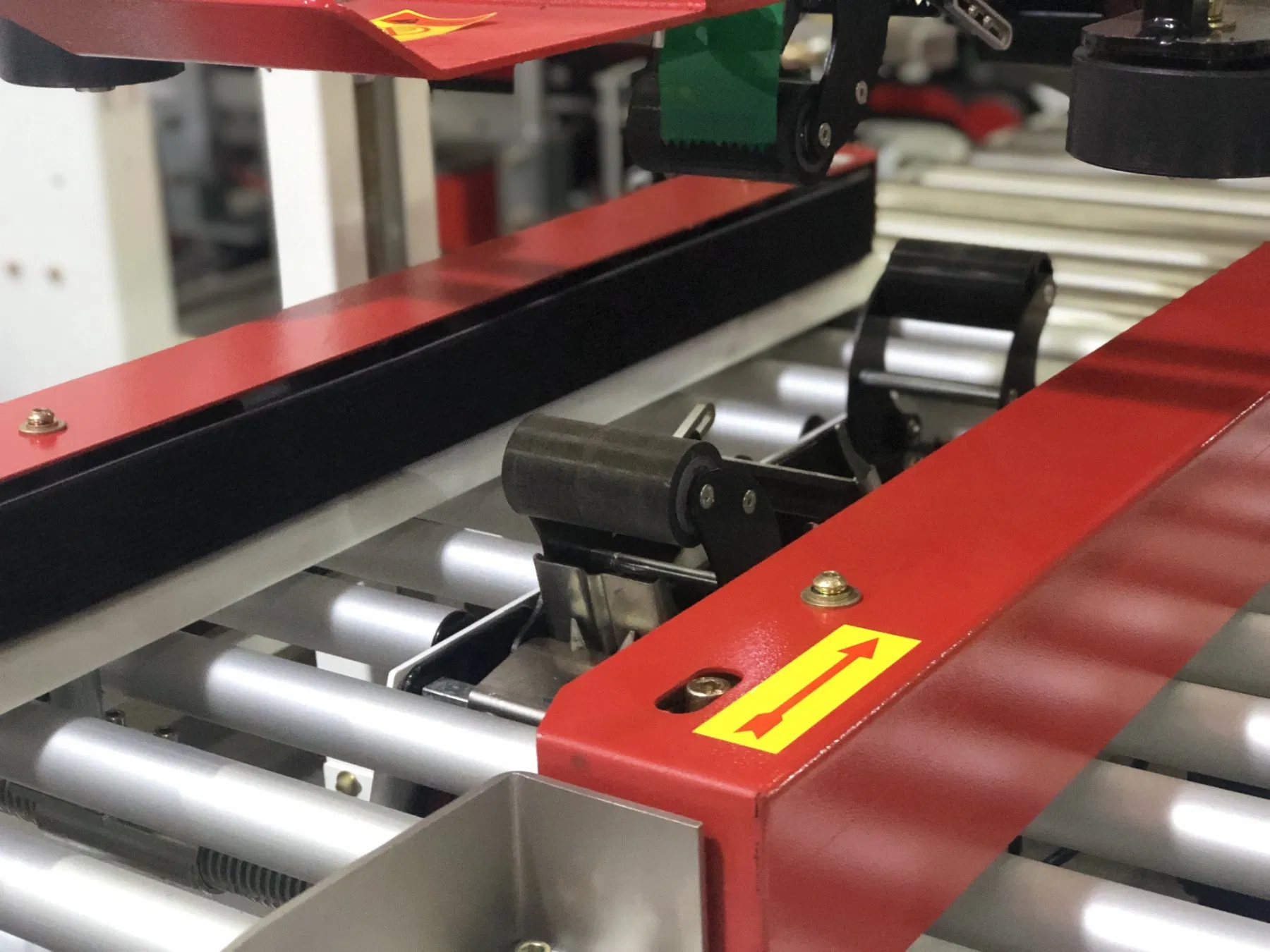High Speed Carton Sealing Machine with Dual Side Belt Drive System SDW-FA500