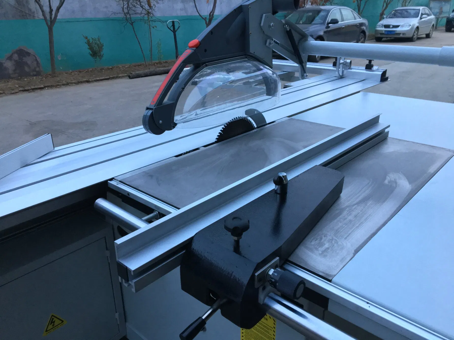 Factory Direct Supply Automatic Vertical Sliding Table Saw for Plywood Cutting - 4000/5000RPM