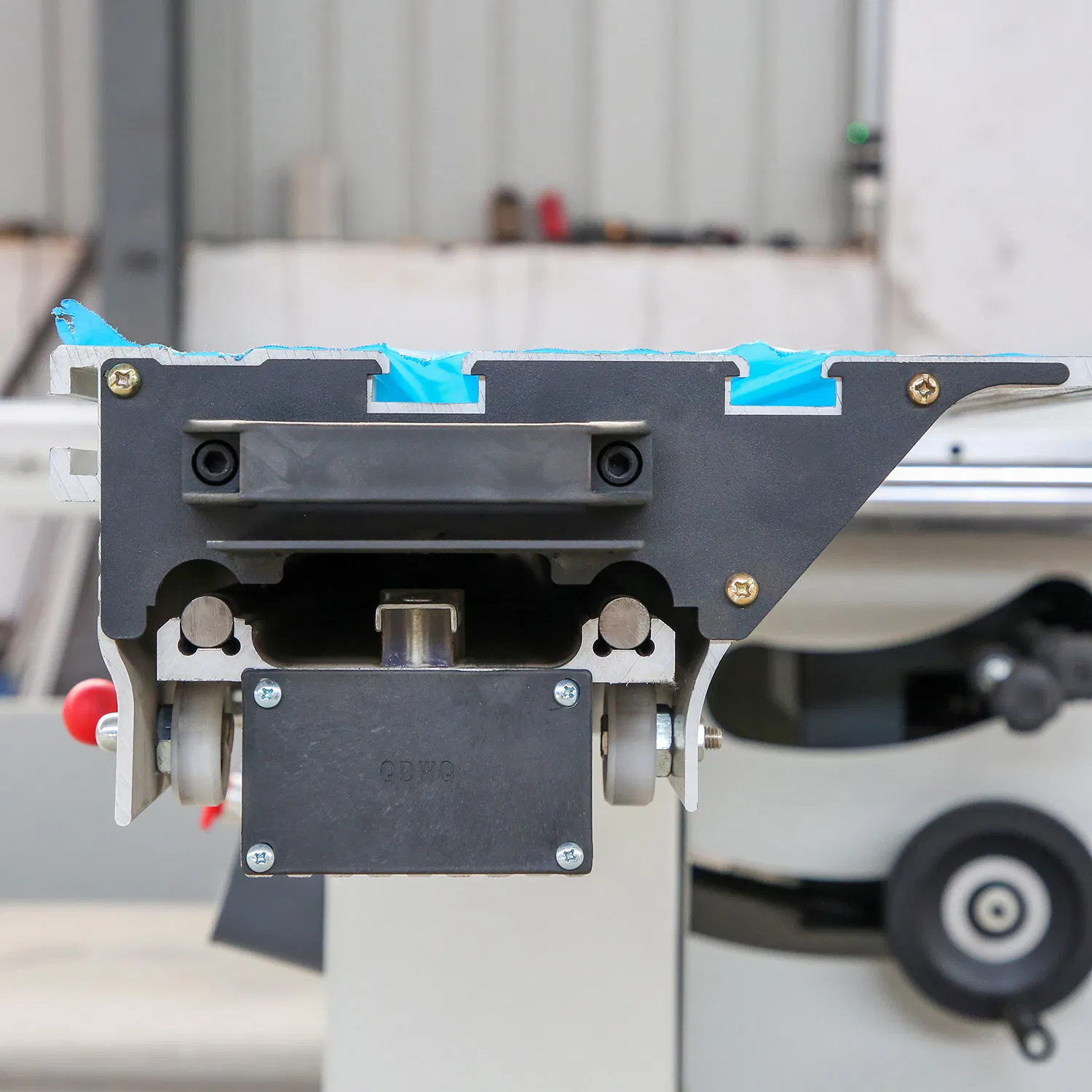 Professional 3200mm Sliding Table Panel Saw with 1250mm Cutting Width for Industrial Use