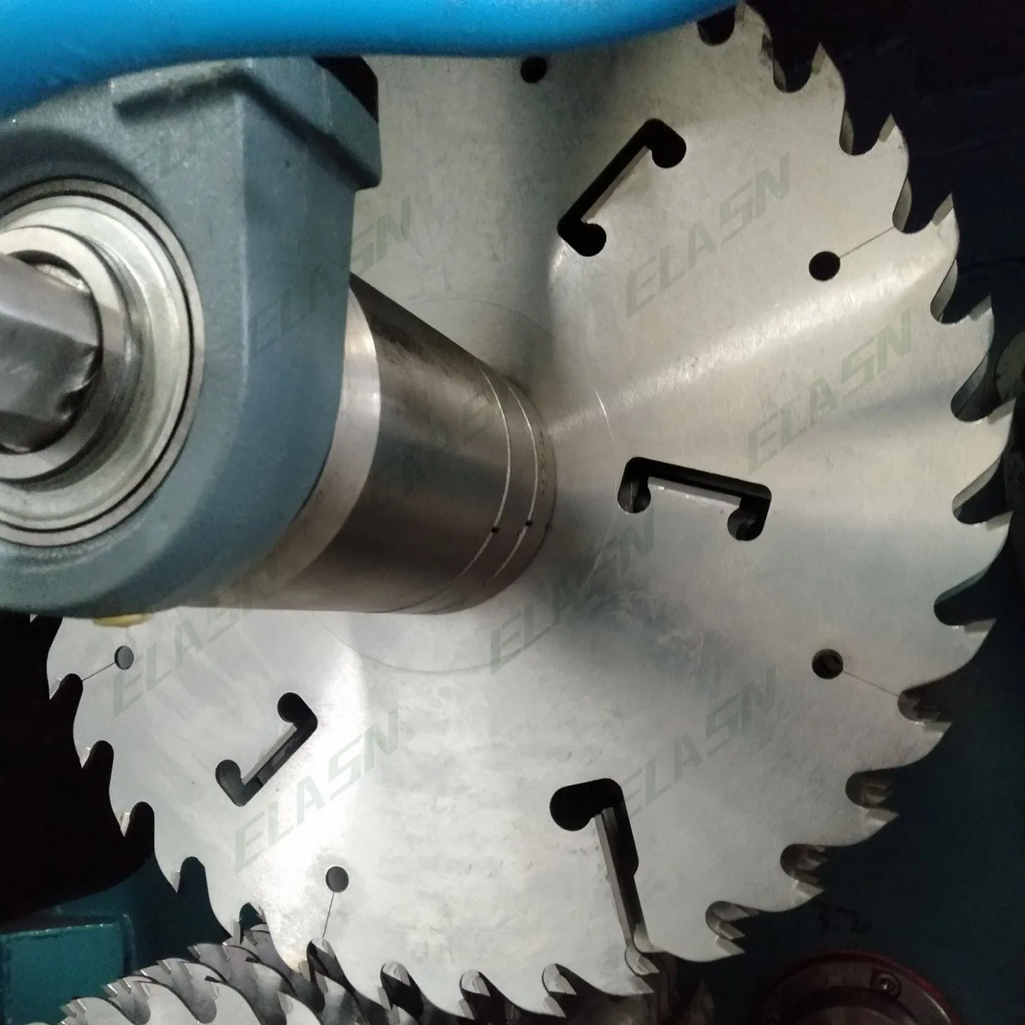 Automatic Vertical Multi Rip Saw Machine for Wood Processing with CE ISO Certification