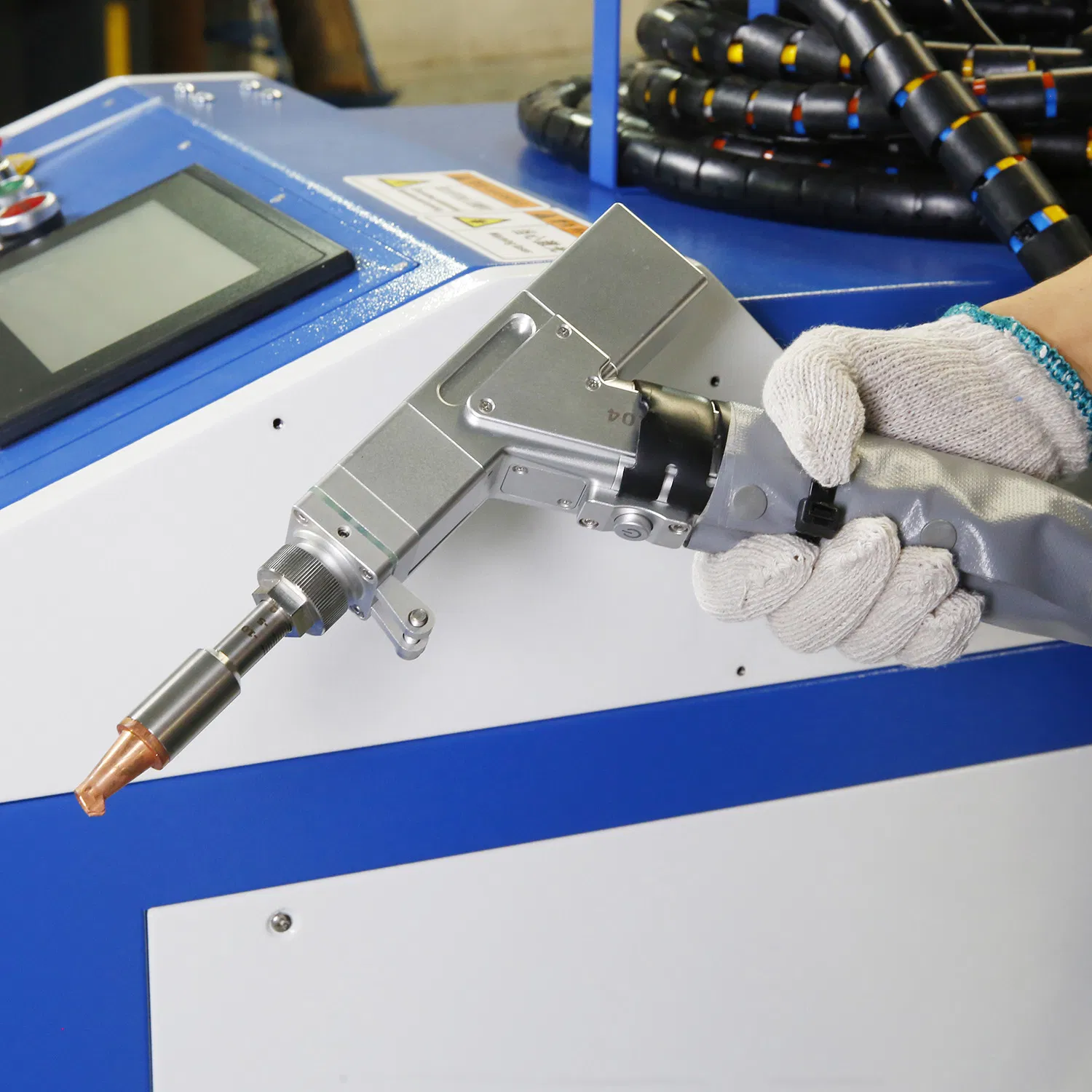 High-Power Handheld Fiber Laser Welding Machine 1500W-3000W for Metal Processing