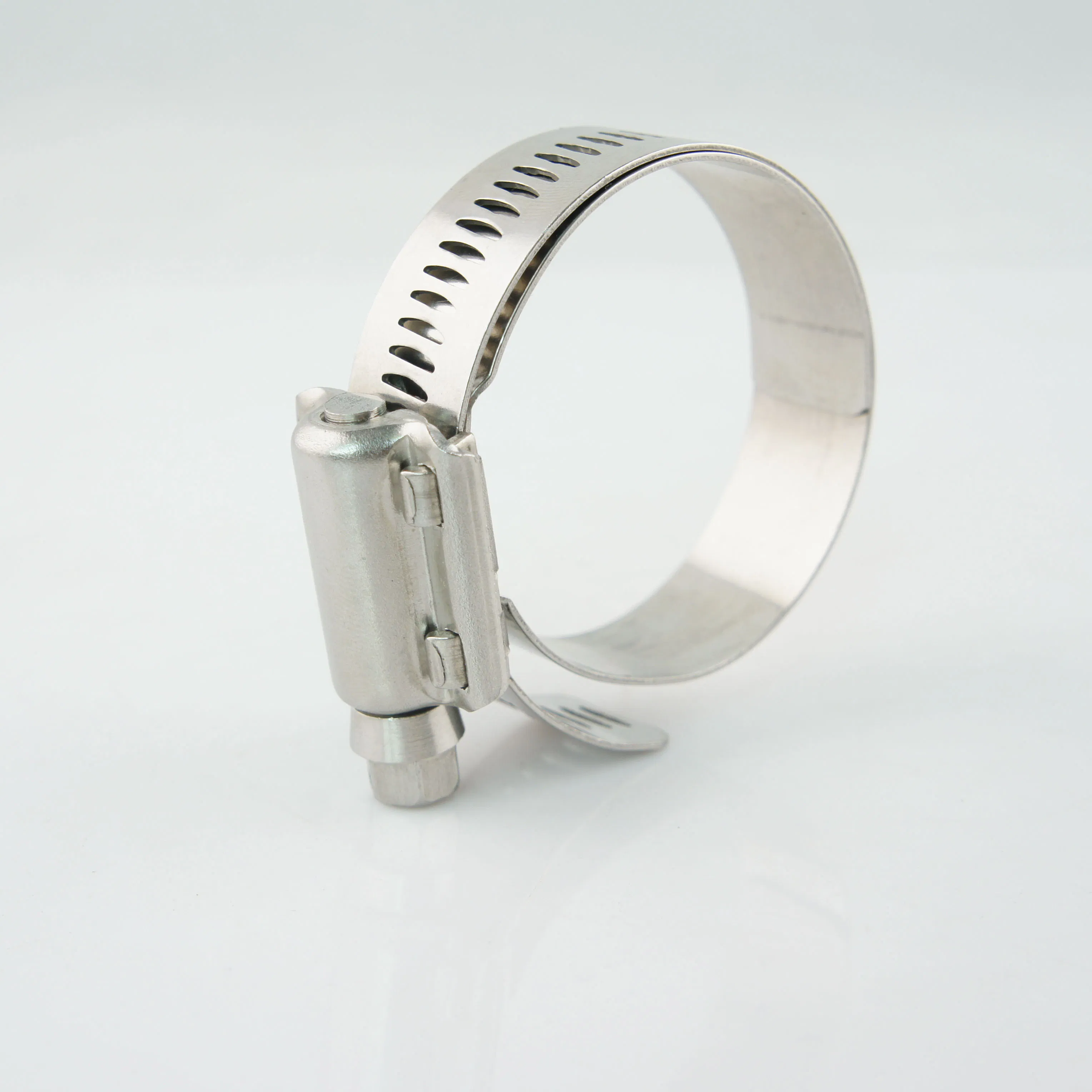 Wholesale Galvanized Steel Hose Clamps with Free Torque ≤0.8Nm for Mechanical Equipment