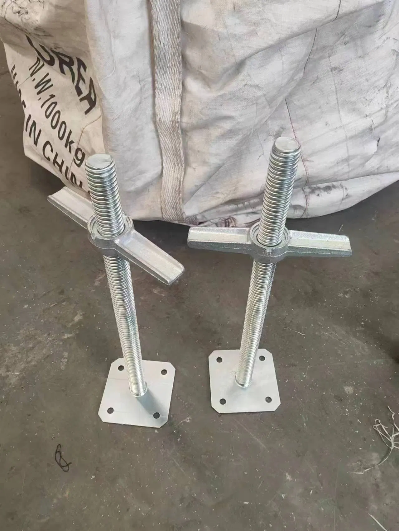 Wholesale Scaffolding Adjustable Base Jack - Q235 Steel Material with 1 Year Warranty