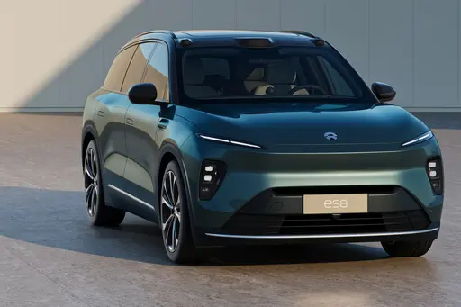 Custom Order NIO ES8 Green Electric SUV - 4.1s Acceleration 75kWh Battery Pack