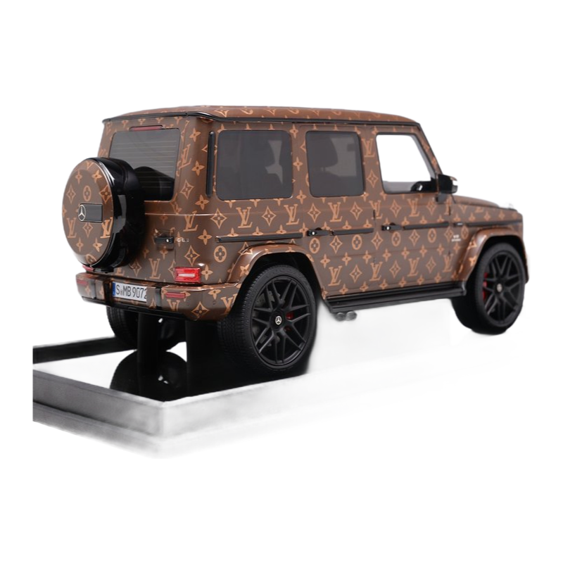 1:18 Scale Mercedes-Benz G63 AMG High Precision Diecast Model Car with LED Lighting