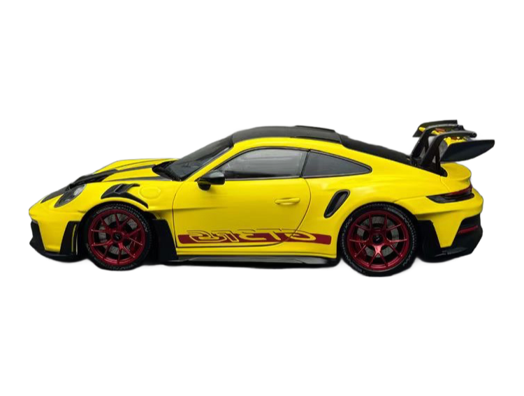 Premium Miniature Porsche 911 992 GT3 RS Alloy Car Model in 1/18 Scale for Adults
