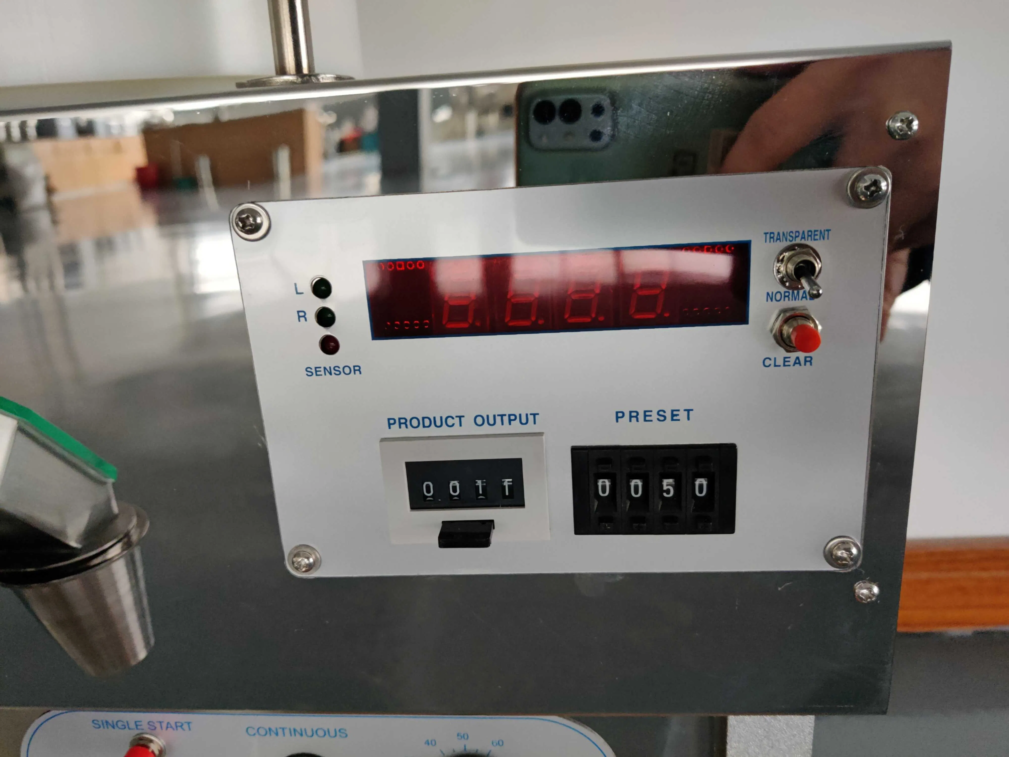 GMP Certified YL Series Capsule Counting Filling Equipment with Adjustable Speed 500-3500pcs/min