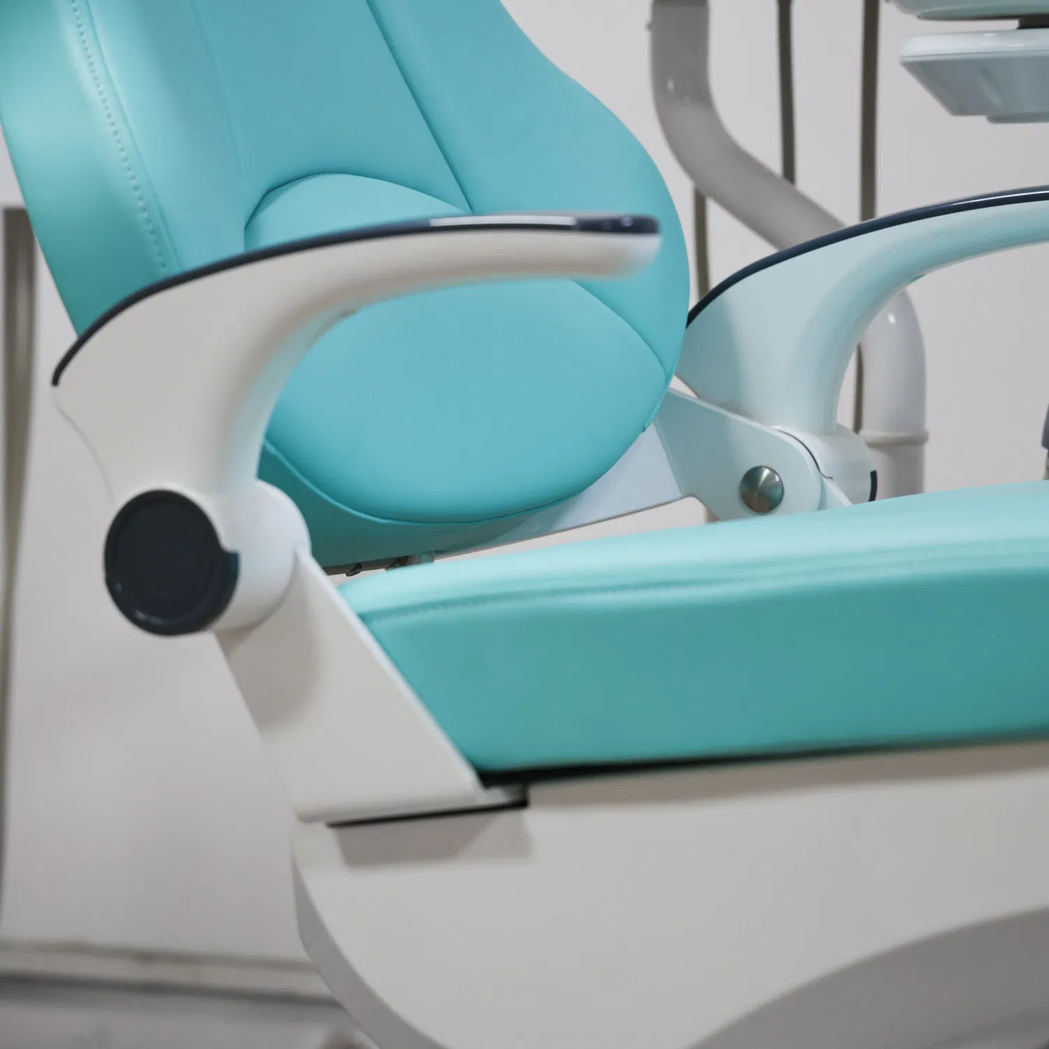 Customizable Dental Chair Unit VK-A8000 with Motorized Folding and 9-Position Memory