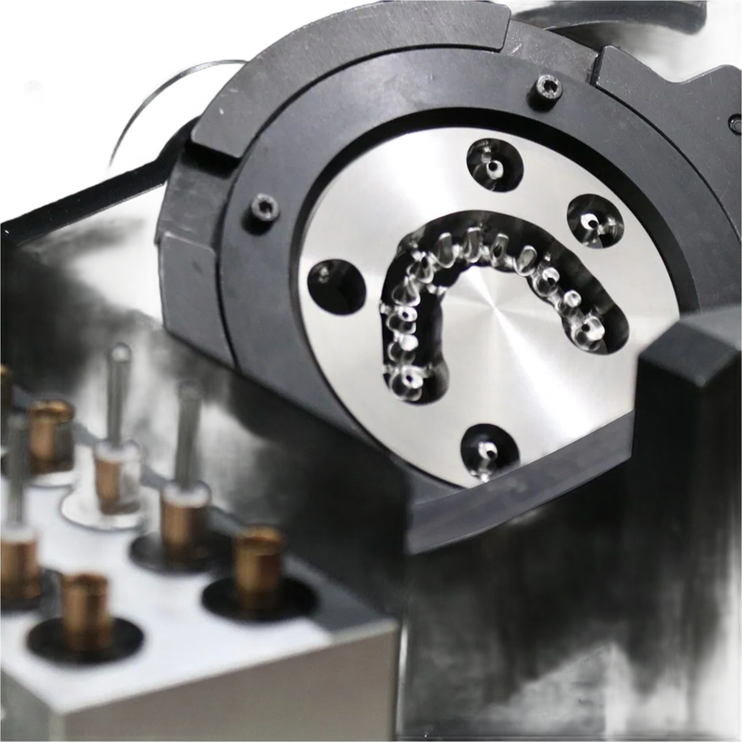 Wet Dry Dental Milling Machine 3000-60000 RPM with 16 Tool Automatic Changer for Dental Lab