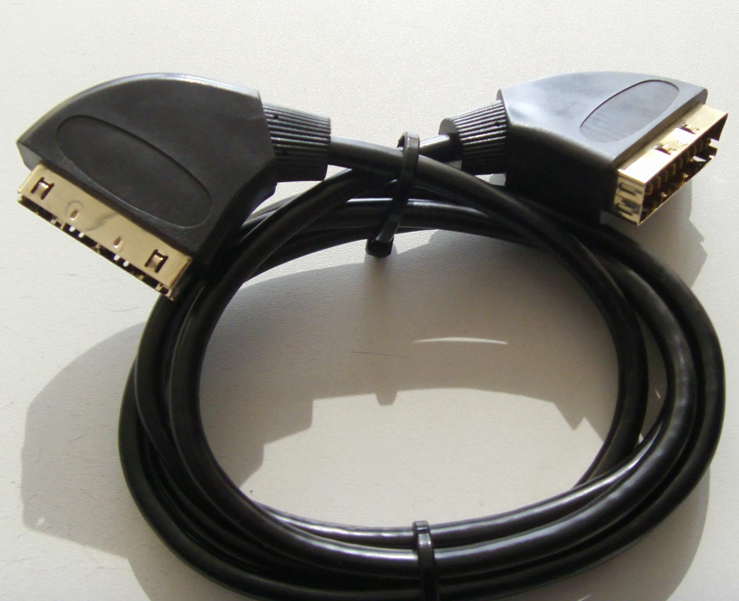 High Quality SCART Male to HDMI Cable with Triple Shielding for Superior Signal Quality