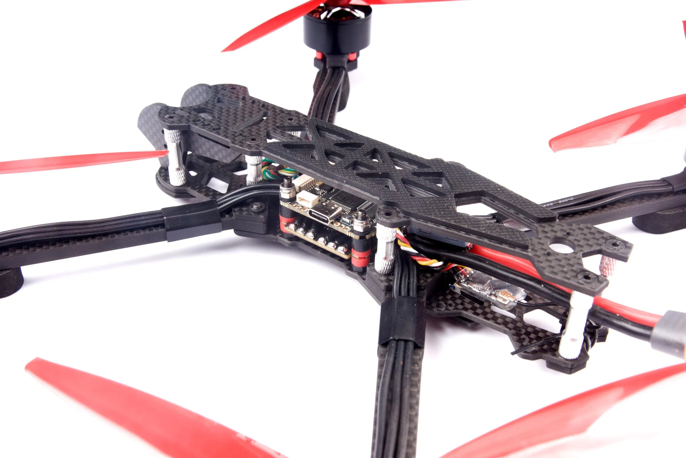 Senchtec 7 Inch FPV Racing Drone with 3-4kg Thrust and 140km/h Speed for Professional Aerial Photography