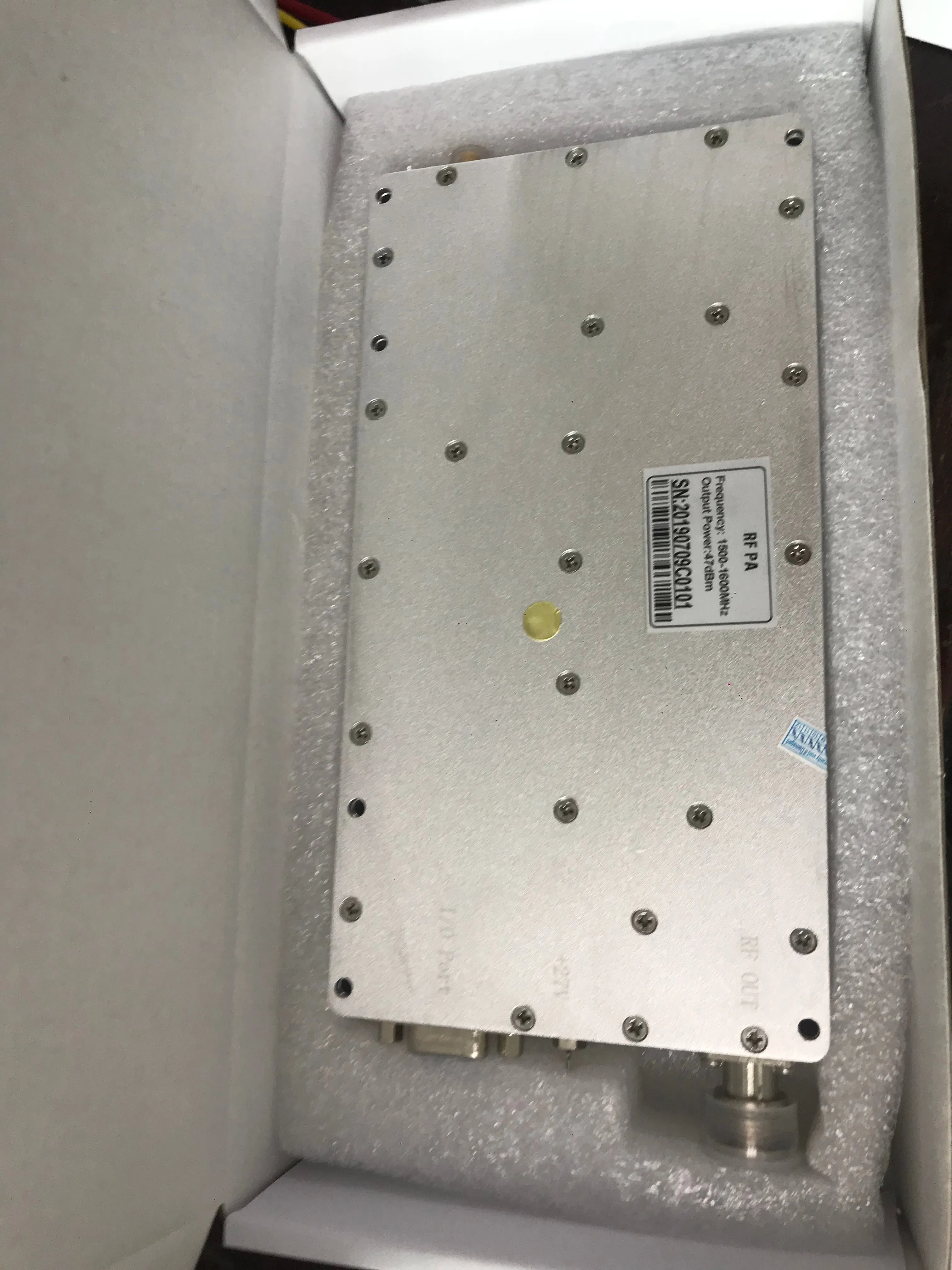 OEM ODM RF PA Signal Generator with DB15 and DB9 Control Interfaces for Professional Applications