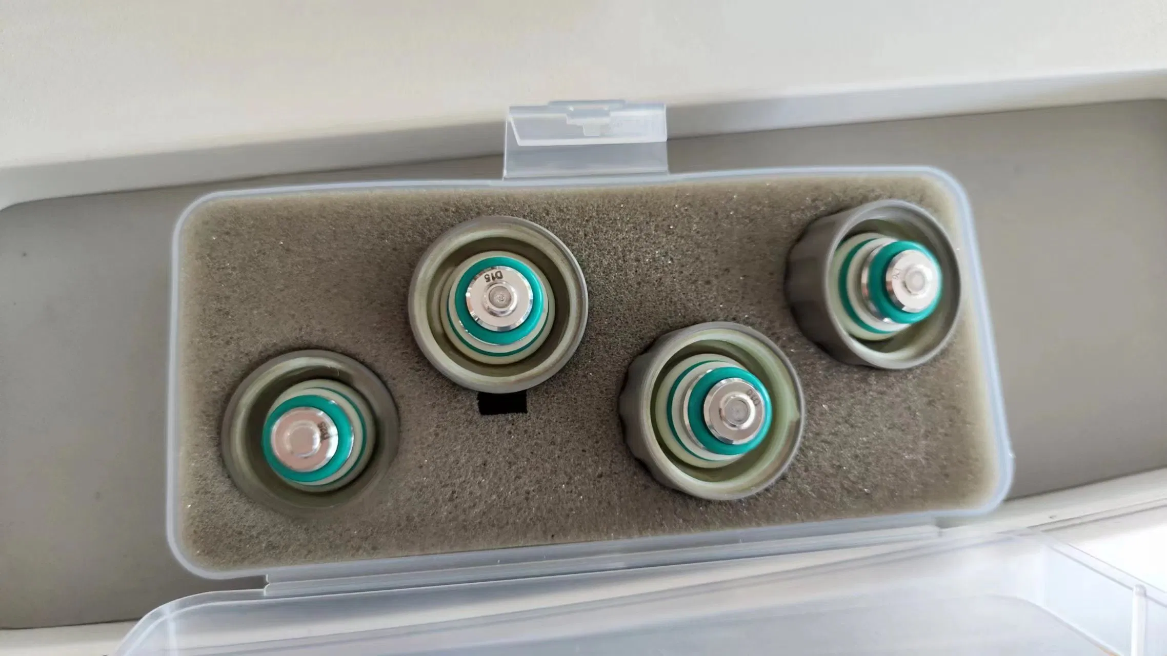 PS2 Shockwave Therapy Apparatus for Muscle Pain Relief - 5 Massage Heads 32mm Penetration