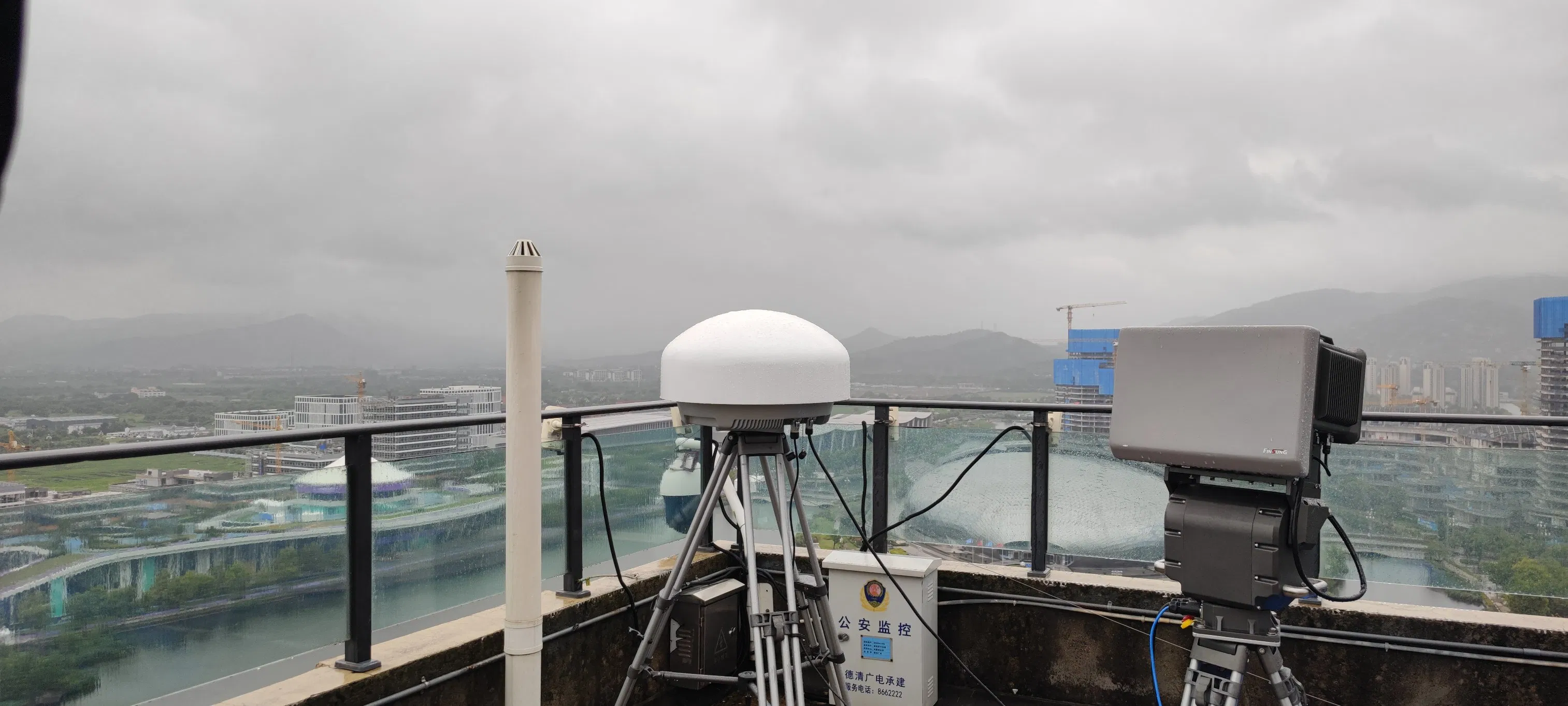 <30kg Full Frequency Anti-Drone Jammer – IP66 710*470*300mm, CE Certified, OEM MOQ 1pc