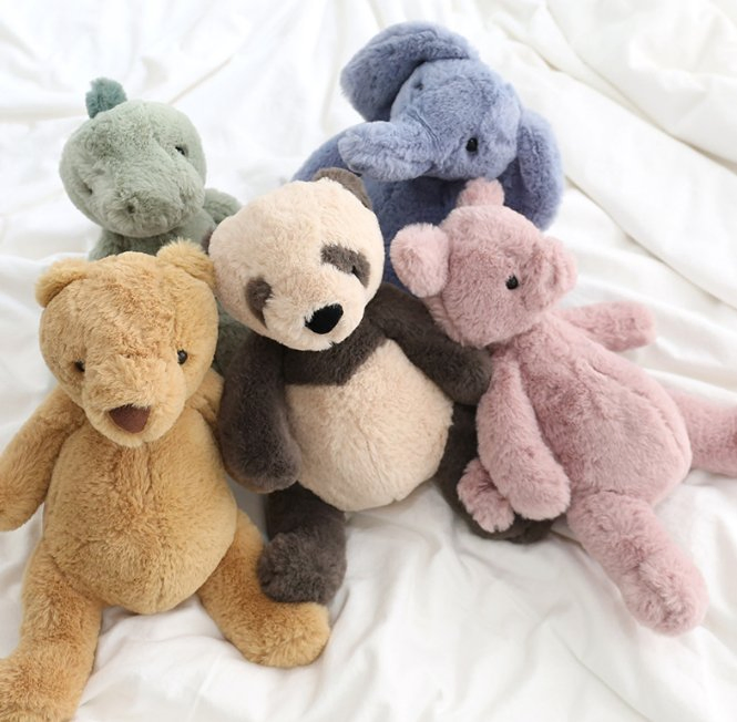 Factory Direct 23cm Sitting Animal Plush Toy for Beauty Brands – Custom Logo, OEM/ODM Available, Low MOQ